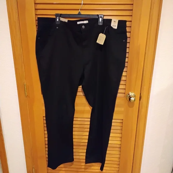 NWT Levi's Slim Straight Leg Black Jeans 24W Firm Price - Picture 2 of 5